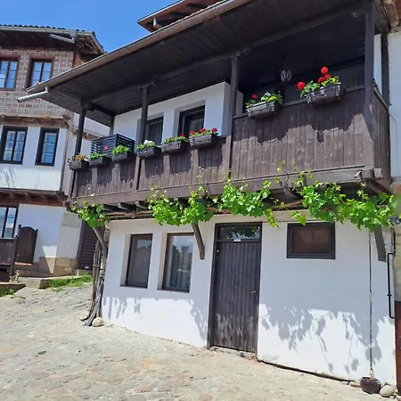 Lazara 4*
